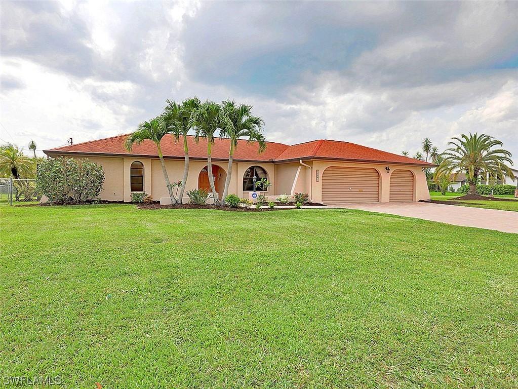 118 Sebring Cir., Lehigh Acres, FL 33936