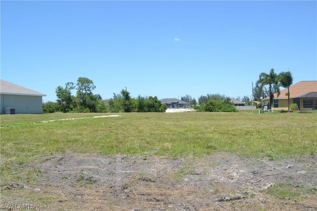 2465 NW 8th Ter., Cape Coral, FL 33993