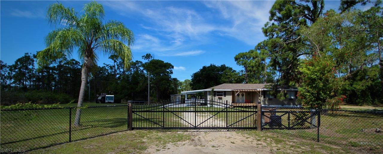 7 Hines Ave., Lehigh Acres, FL 33936