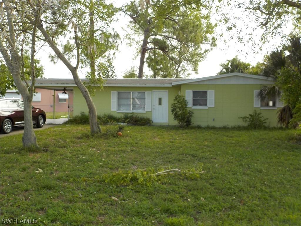 903 Perry Ave., Lehigh Acres, FL 33936