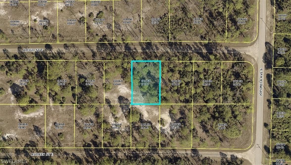 868 Amigo St., Lehigh Acres, FL 33974