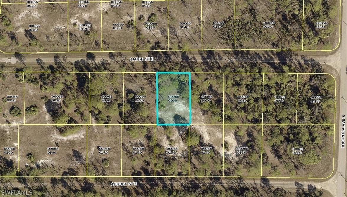 864 Amigo St., Lehigh Acres, FL 33974