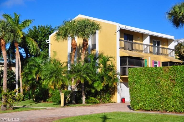 995 9th Ave. #2, Naples, FL 34102