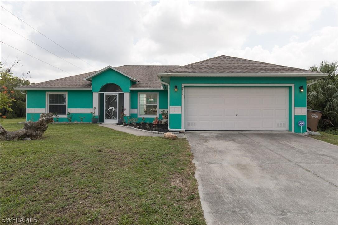 2711 NE 4th Pl., Cape Coral, FL 33909