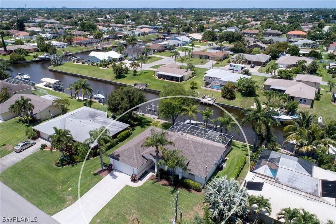 2922 SE 11th Pl., Cape Coral, FL 33904
