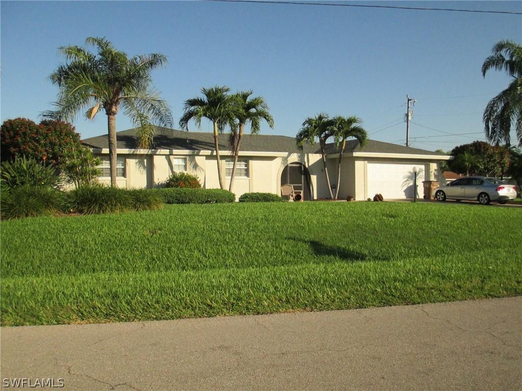 3942 SE 9th Ct., Cape Coral, FL 33904
