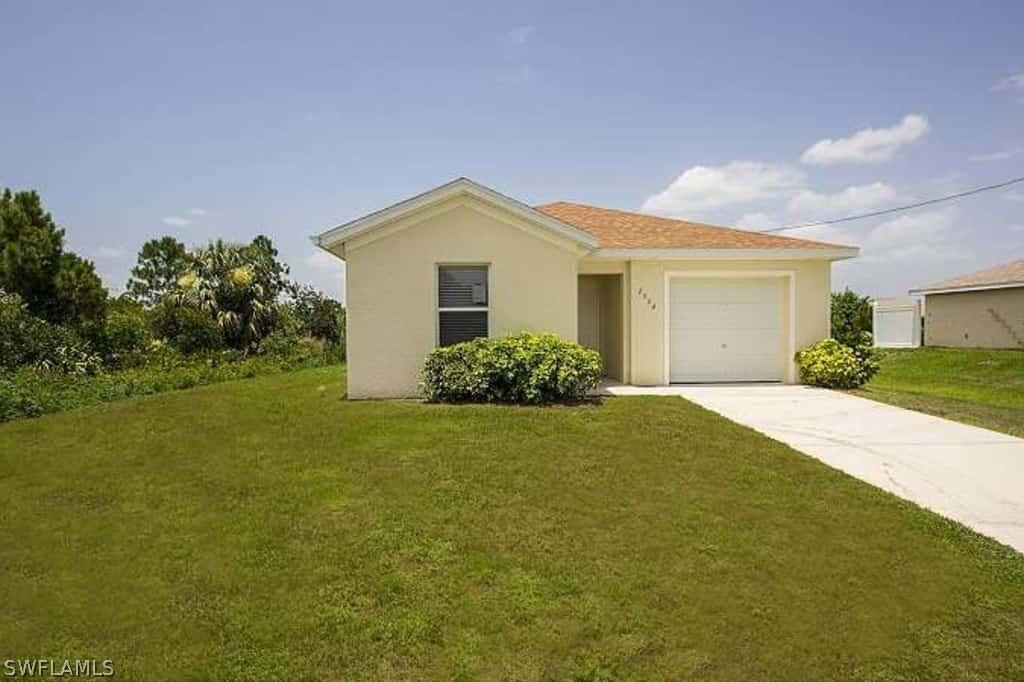 2904 53rd St., Lehigh Acres, FL 33971