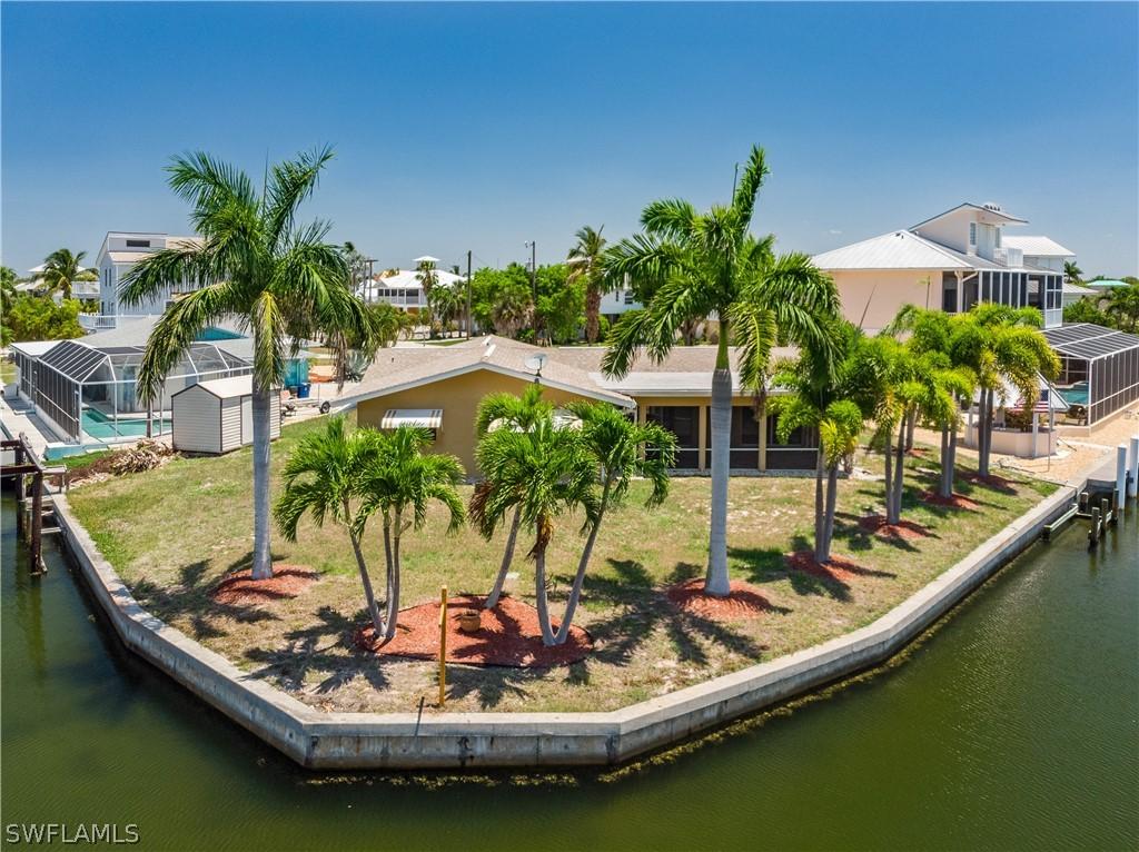 2261 Carambola Ln., St. James City, FL 33956