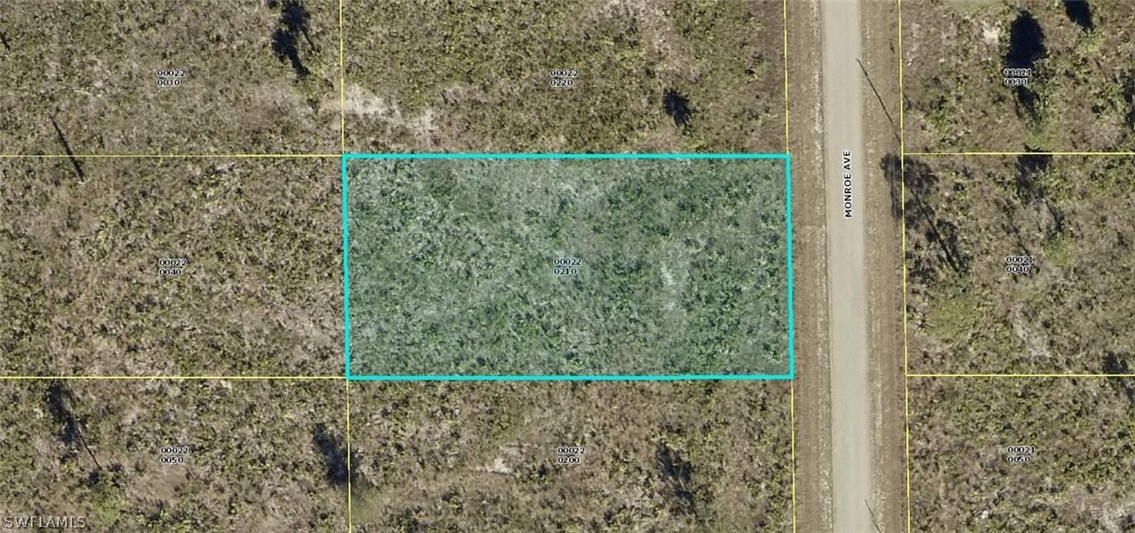 517 Monroe Ave., Lehigh Acres, FL 33972