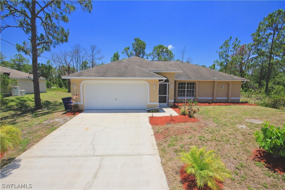 856 Calhoun St., Lehigh Acres, FL 33974