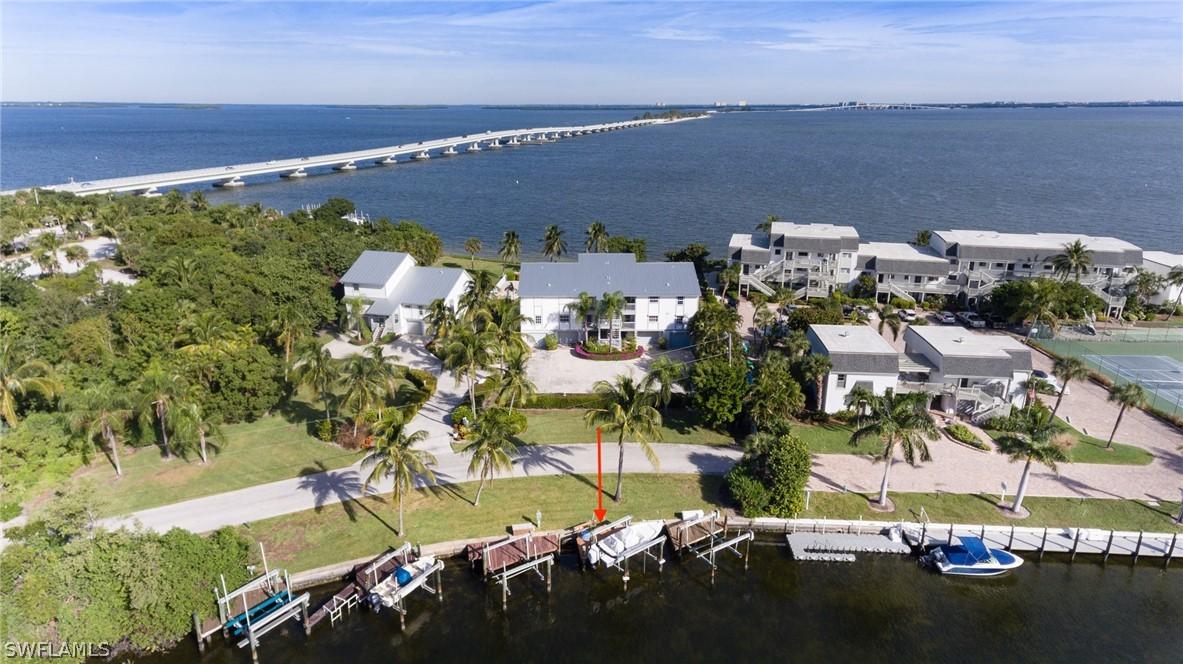 800 Sextant Dr. #4, Sanibel, FL 33957