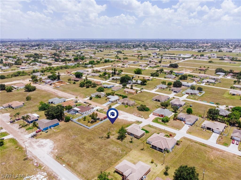 833 NE 10th Ln., Cape Coral, FL 33909