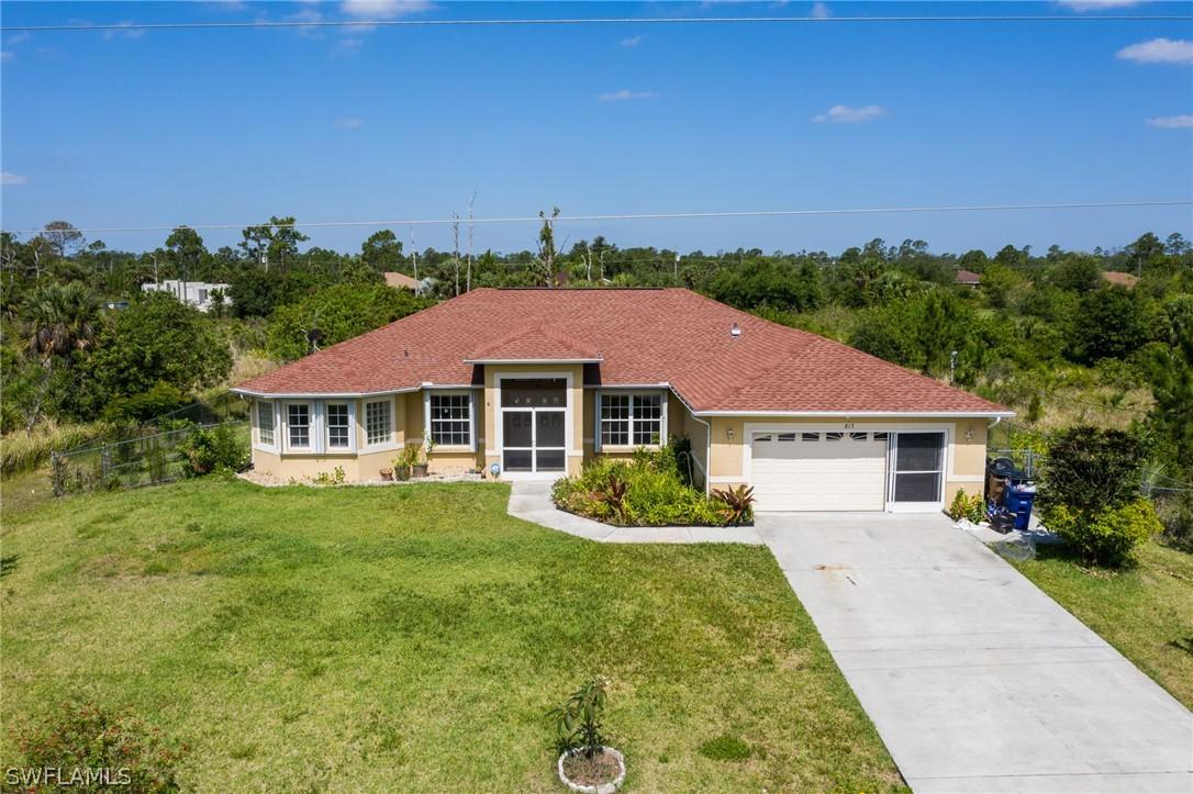 817 Maple Ave., Lehigh Acres, FL 33972