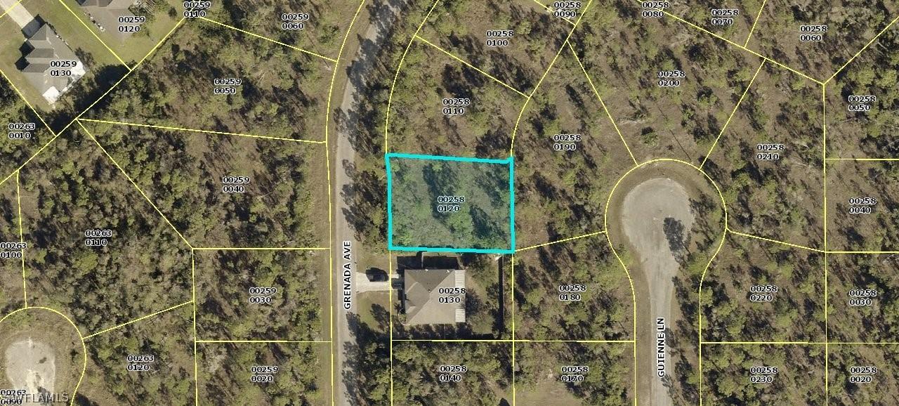 843 Grenada Ave., Lehigh Acres, FL 33974