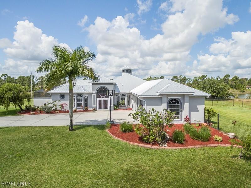 916 Grafton St., Lehigh Acres, FL 33974