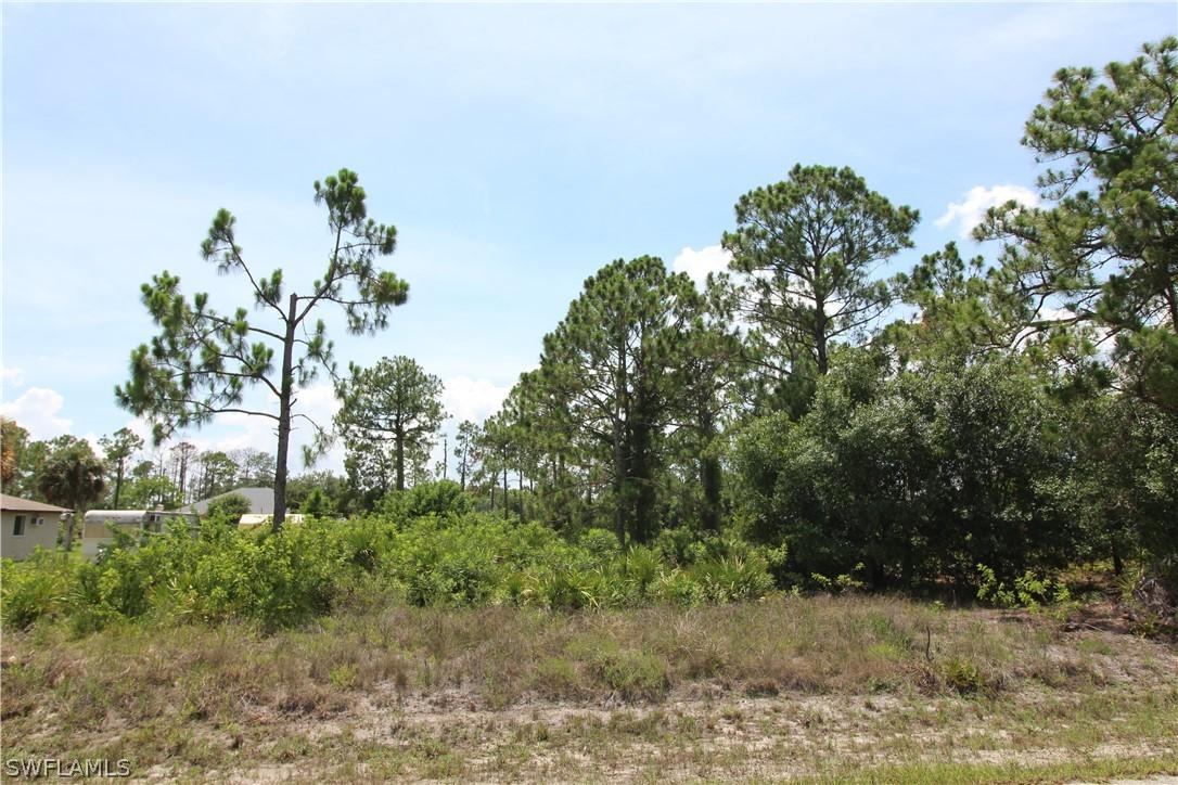 613 Wellington Ave., Lehigh Acres, FL 33972