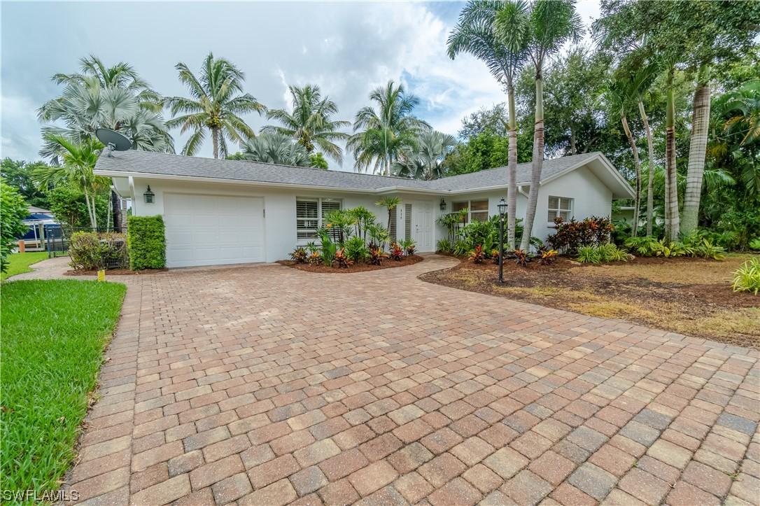 939 Altadena Dr., Fort Myers, FL 33919