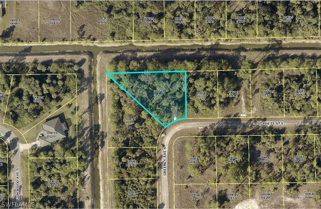 530 Greenly Ave., Lehigh Acres, FL 33974