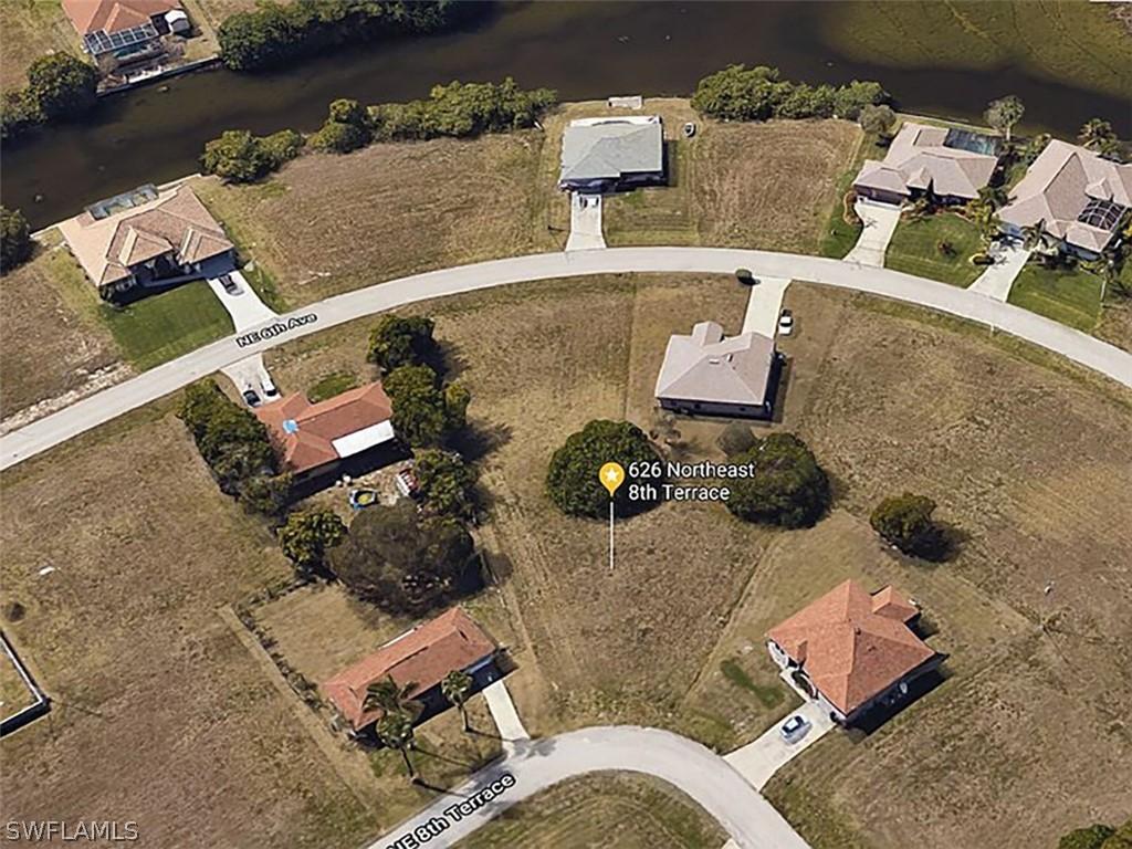 626 NE 8th Ter., Cape Coral, FL 33909