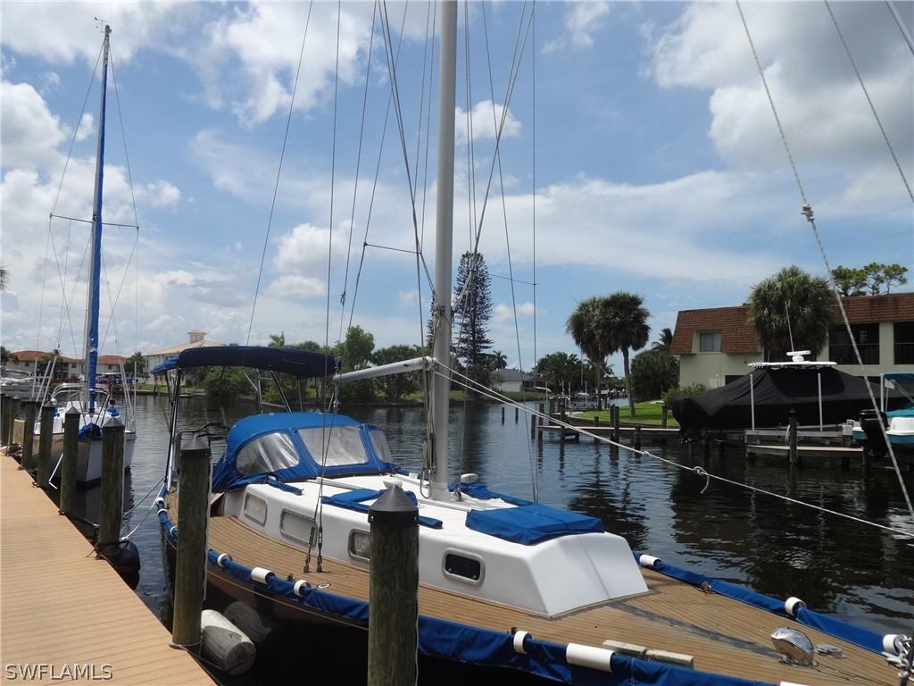 708 Victoria Dr. #207, Cape Coral, FL 33904