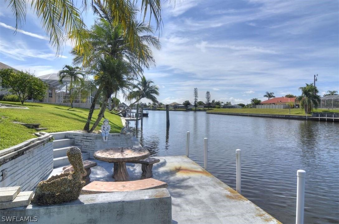 924 SE 16th Ter., Cape Coral, FL 33990