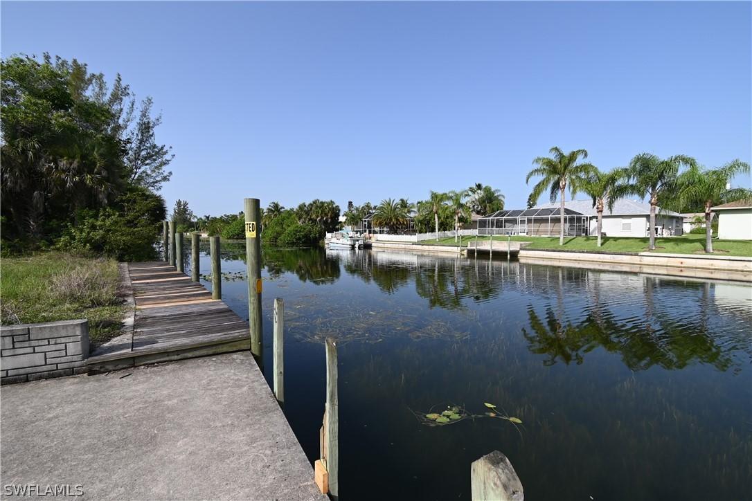 128 SE 15th Pl., Cape Coral, FL 33990