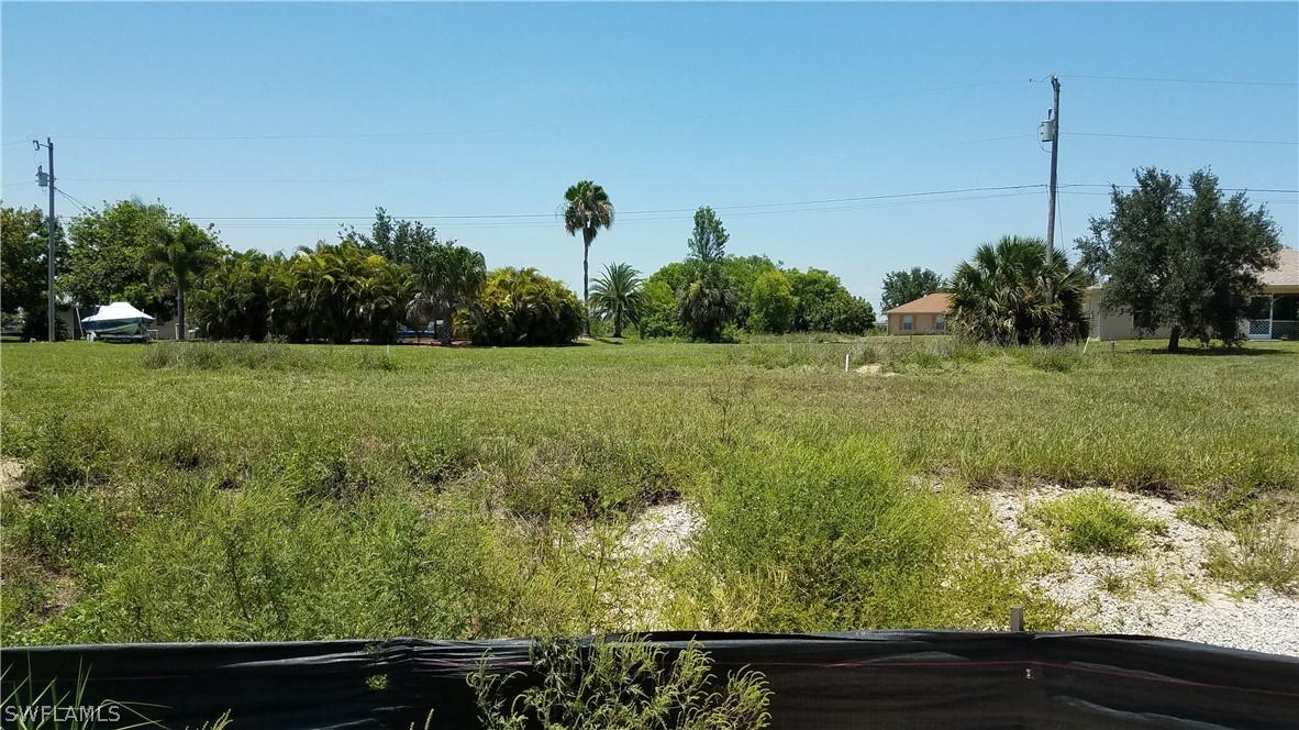 309 NW 4th Ter., Cape Coral, FL 33993