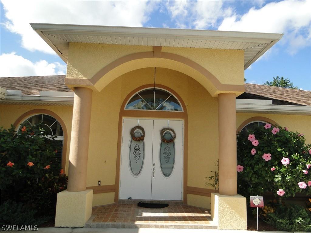 209 Greenwood Ave., Lehigh Acres, FL 33936