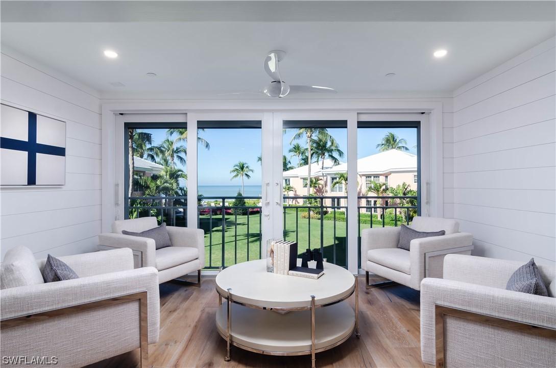 2401 Gulf Shore Blvd. #21, Naples, FL 34103