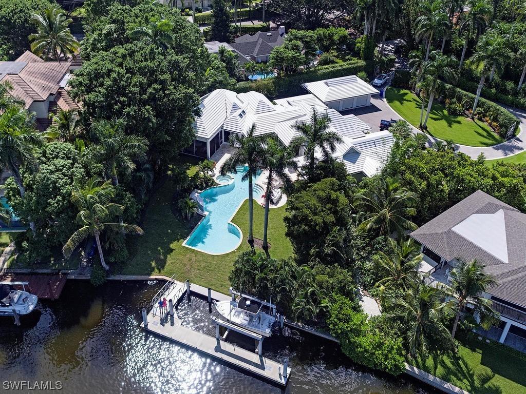 2361 Lantern Ln., Naples, FL 34102