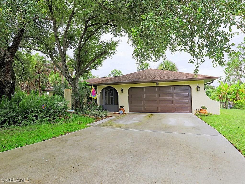 323 Mcarthur Ave., Lehigh Acres, FL 33936