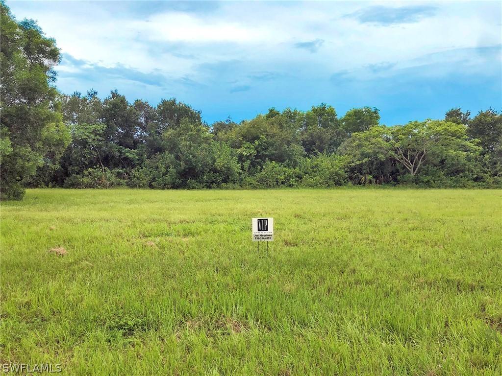 2204 NE 26th St., Cape Coral, FL 33909