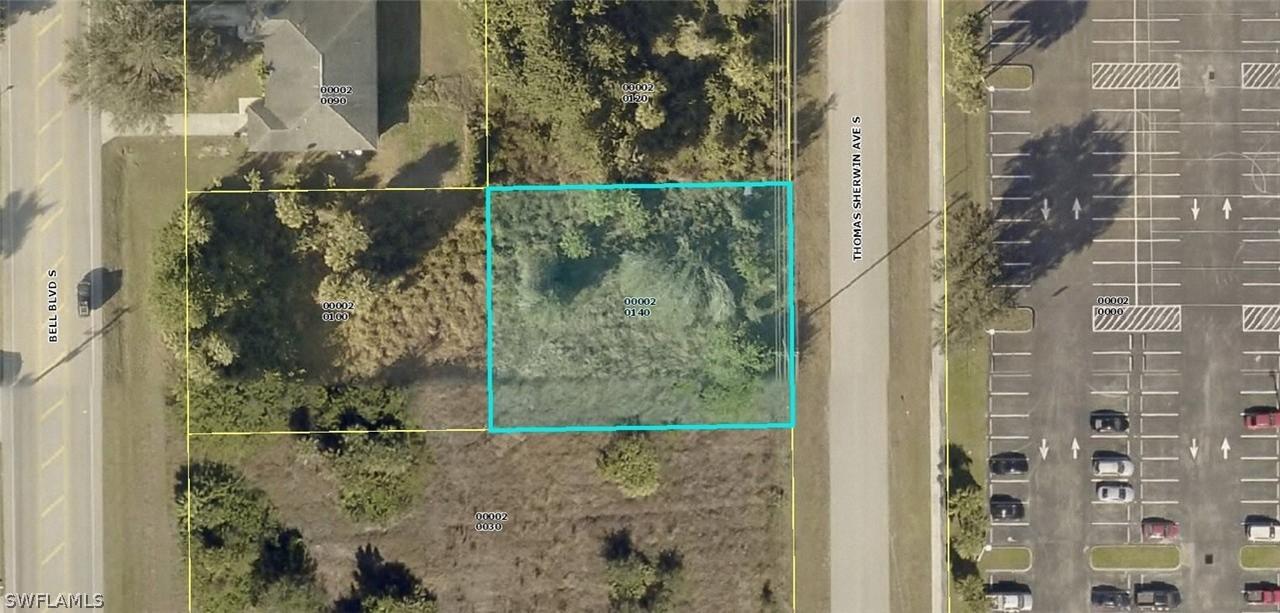 712 Thomas Sherwin Ave., Lehigh Acres, FL 33974