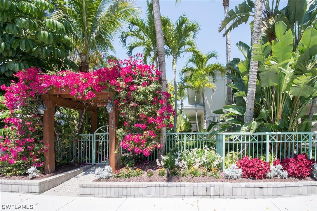 445 3rd Ave. #102, Naples, FL 34102