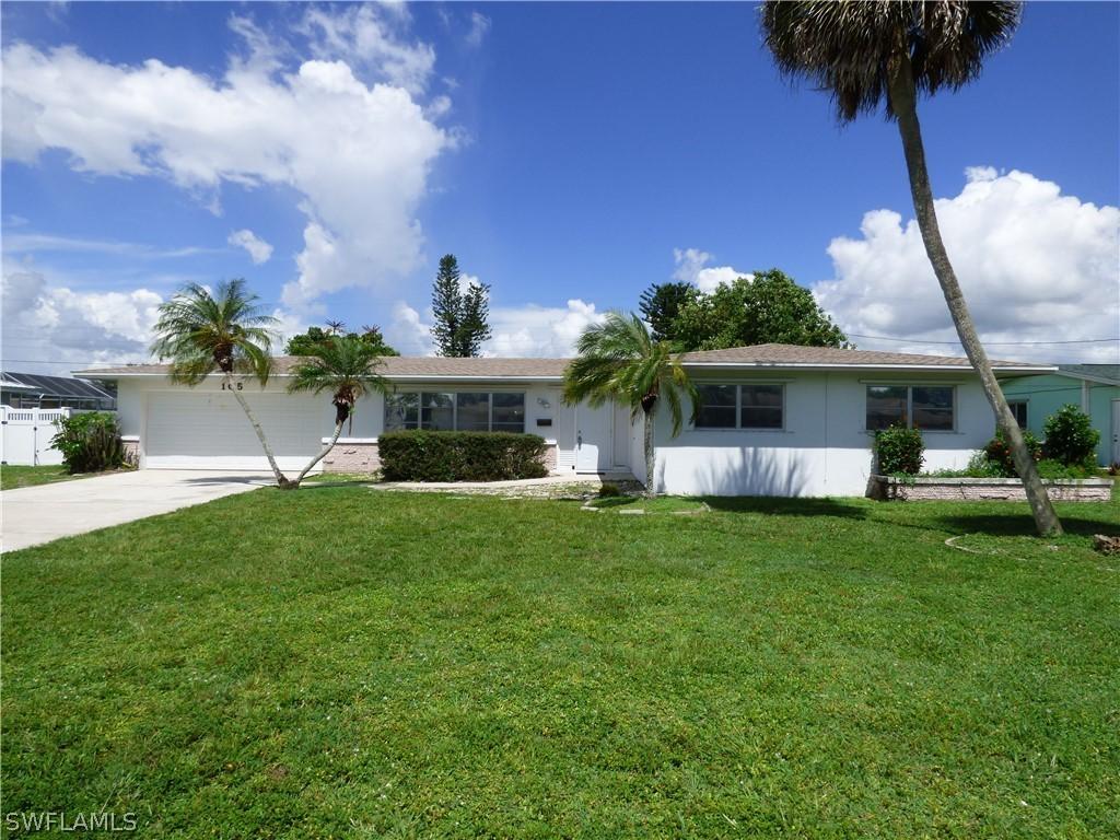 105 Maple Ave., Lehigh Acres, FL 33936