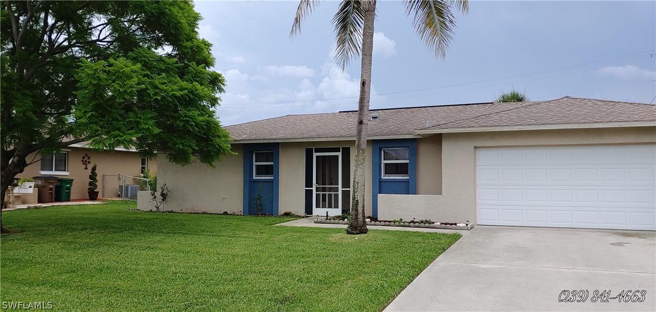 2137 SE Santa Barbara Pl., Cape Coral, FL 33990