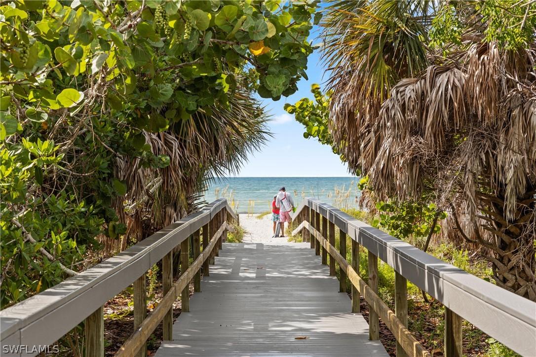 627 Nerita St. #3E, Sanibel, FL 33957