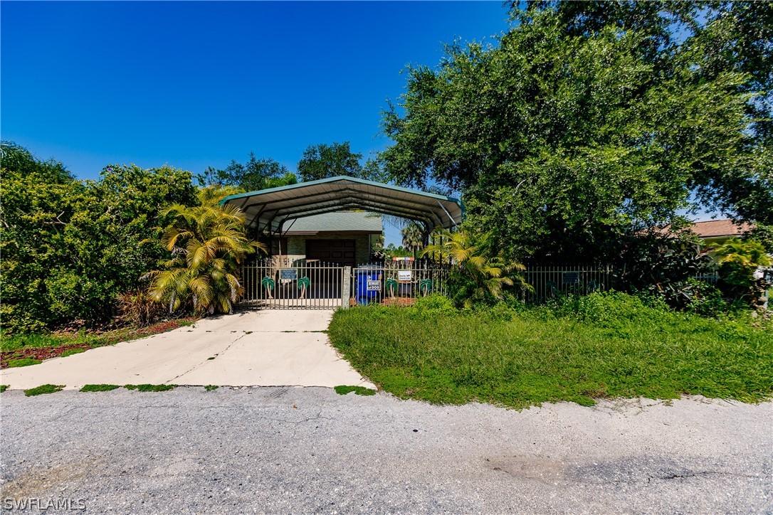 911 Sheldon Ave., Lehigh Acres, FL 33936
