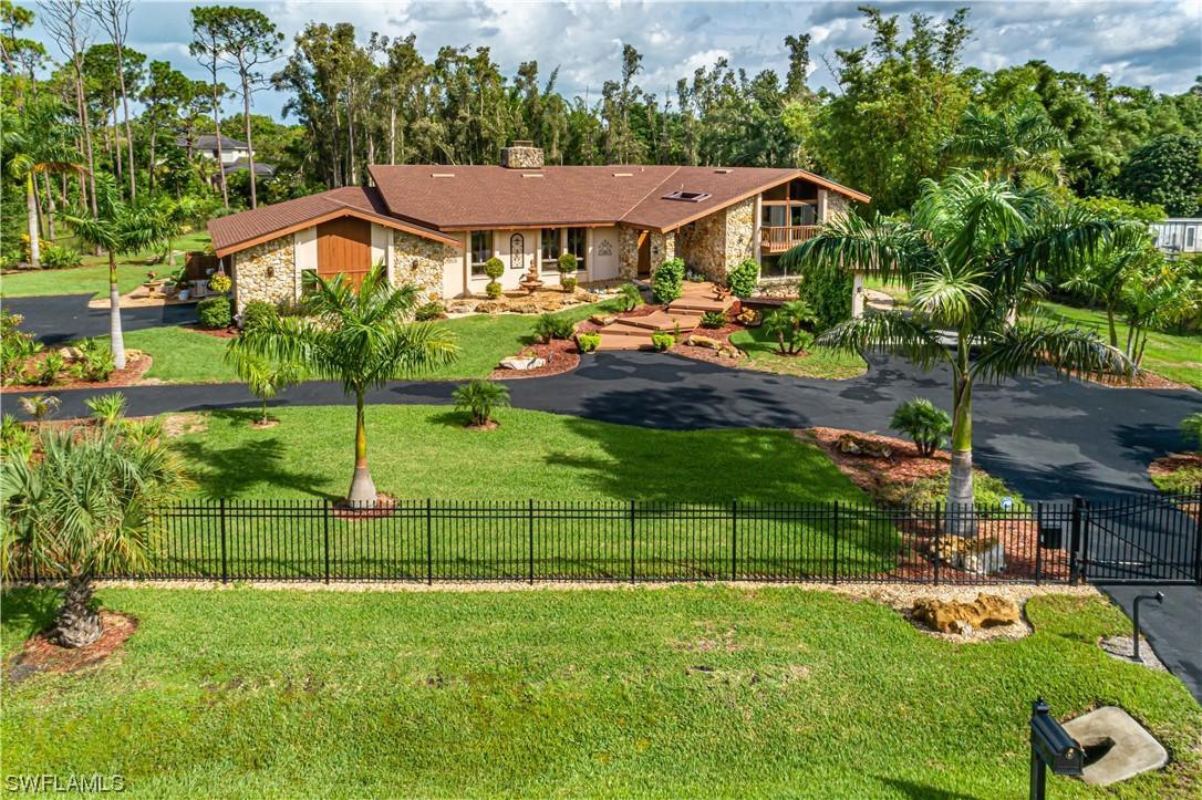 97 Ridge Dr., Naples, FL 34108