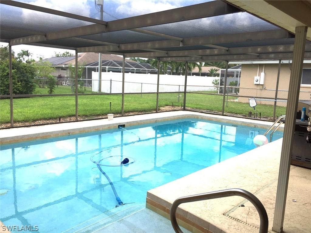 2128 SE 10th Ln., Cape Coral, FL 33990