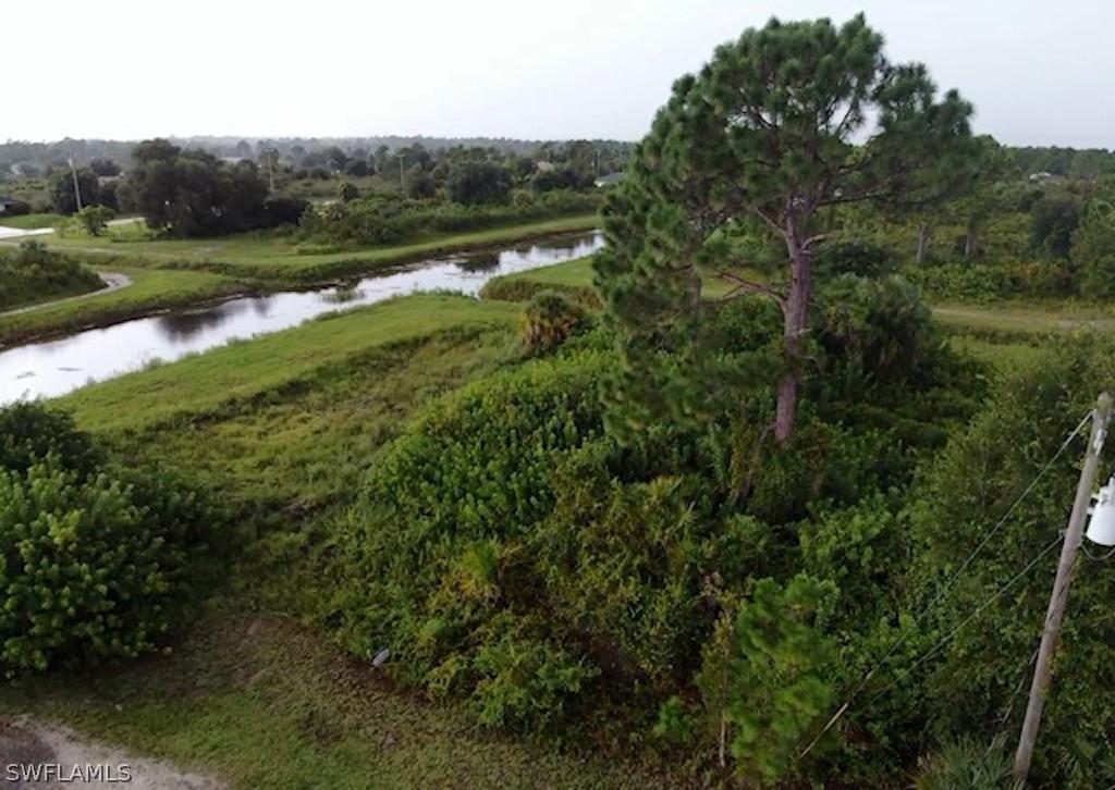 6001 Laura Ave., Lehigh Acres, FL 33971