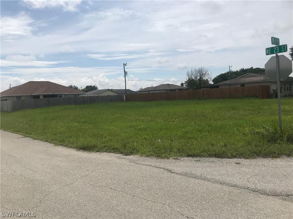 2221 NE 9th Pl., Cape Coral, FL 33909