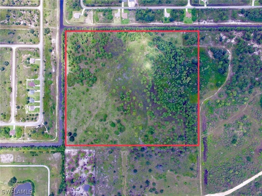 450 Foxhound Rd., Lehigh Acres, FL 33972
