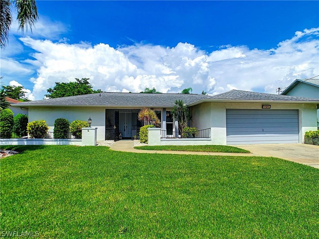 4424 Country Club Blvd., Cape Coral, FL 33904