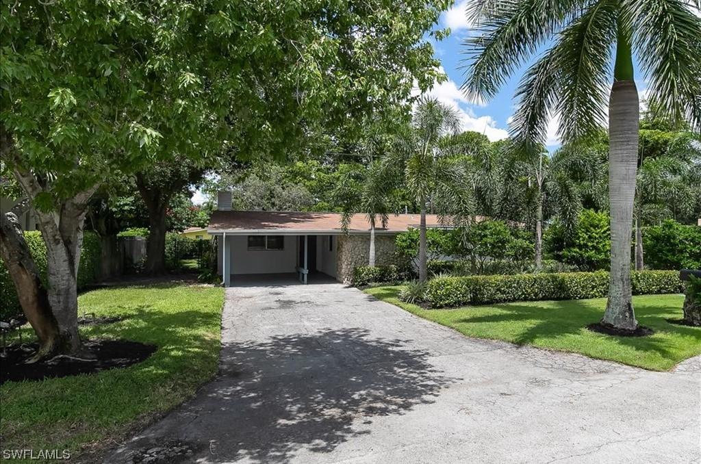 795 Anderson Dr., Naples, FL 34103