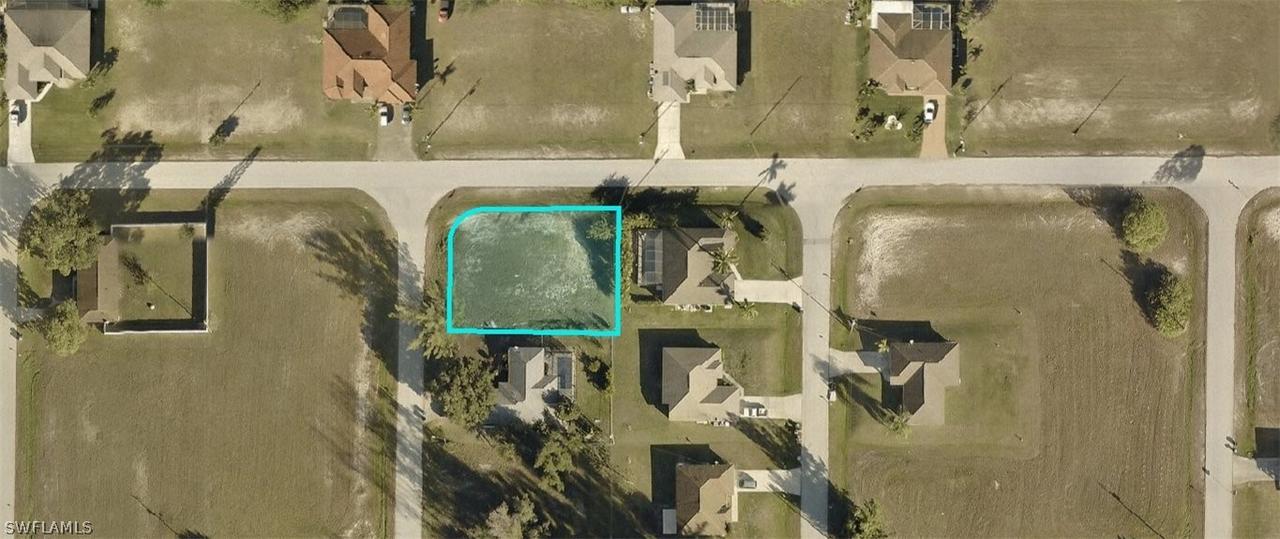 1913 NE 4th Pl., Cape Coral, FL 33909