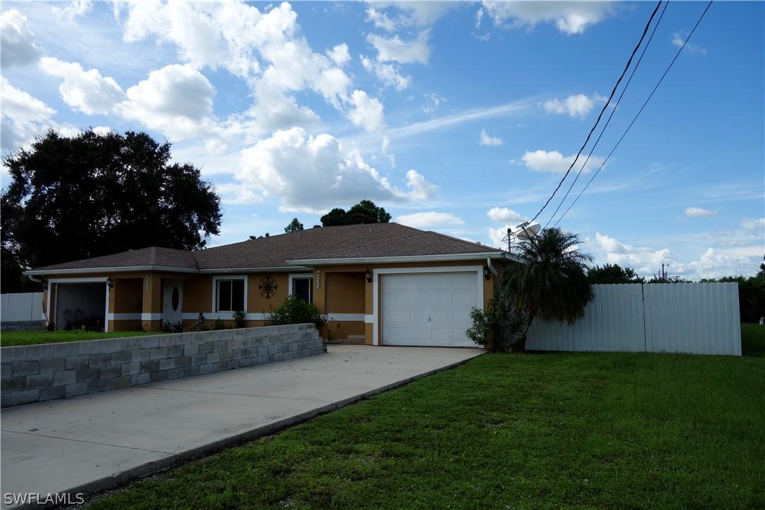 4520 Douglas Ln., Lehigh Acres, FL 33973