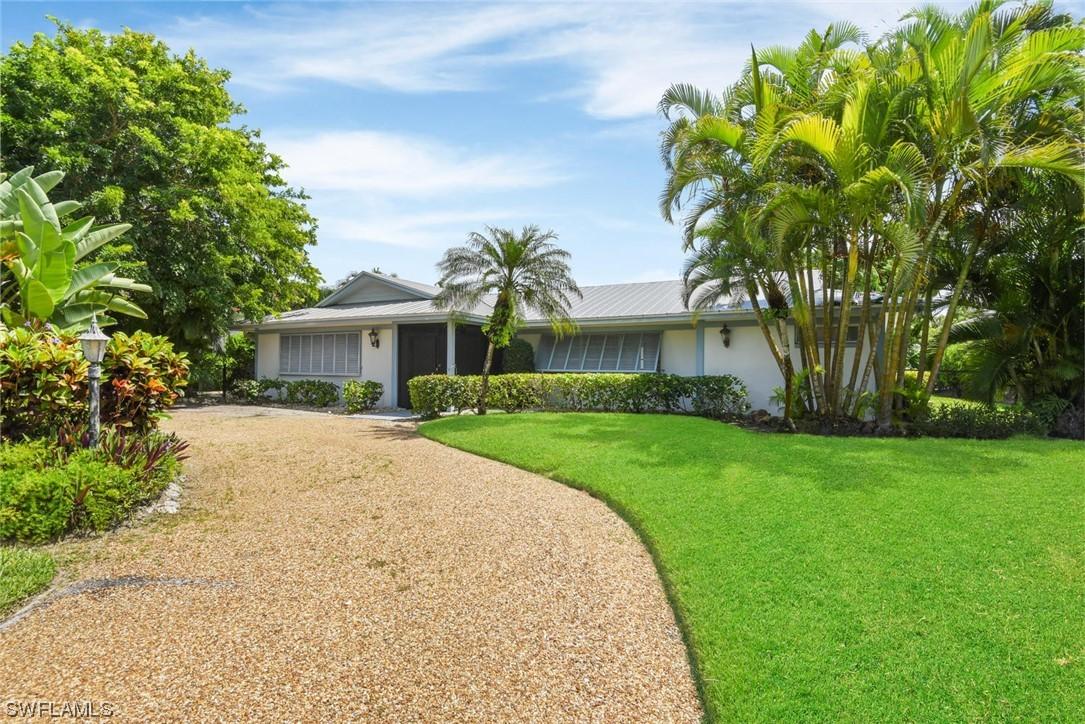 5090 Seahorse Ave., Naples, FL 34103