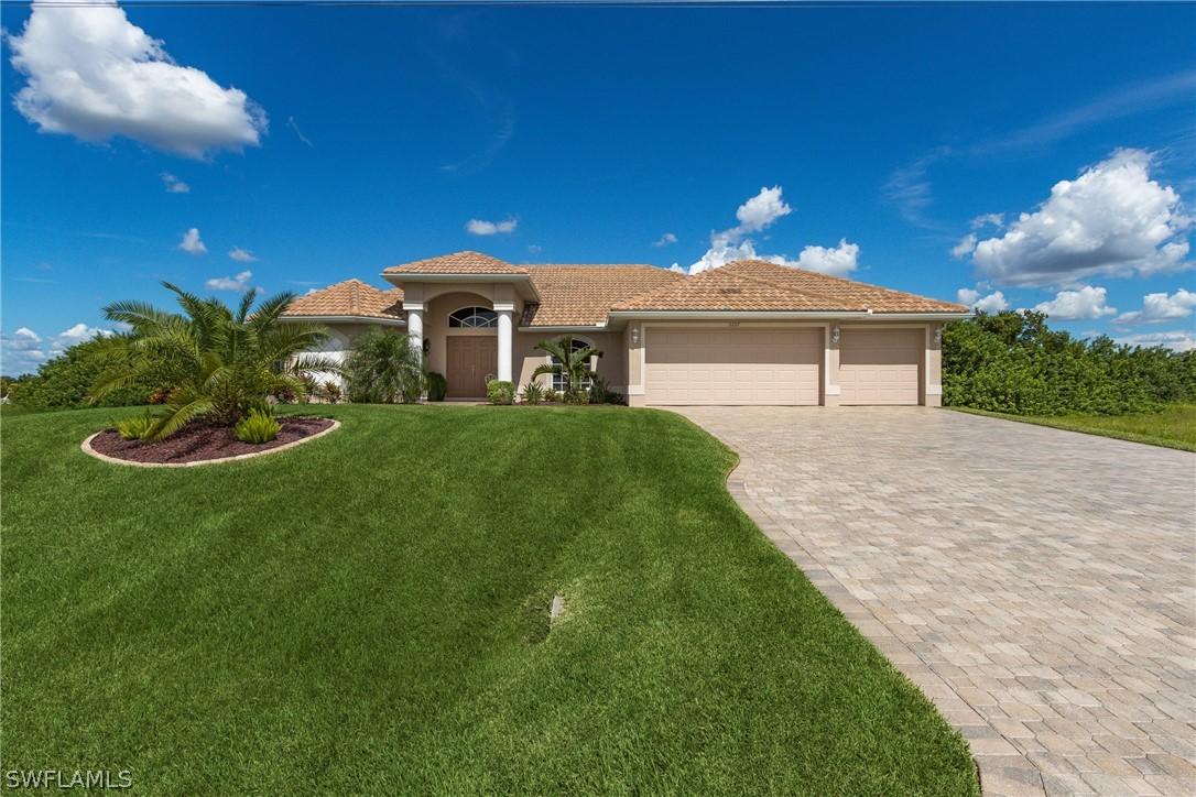 2207 NE 1st Ave., Cape Coral, FL 33909
