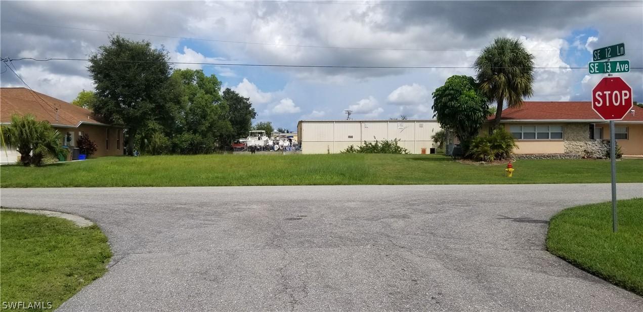 1216 SE 13th Ave., Cape Coral, FL 33990